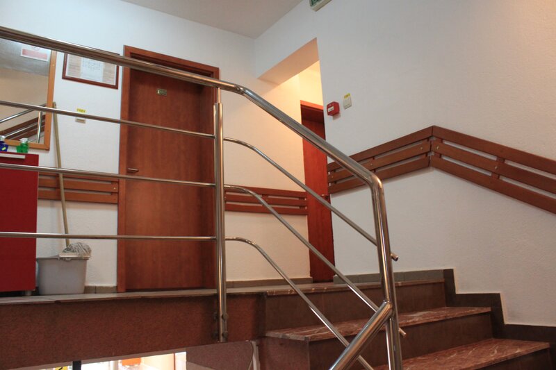 Militari non-stop regim hotelier 105/3 ore,
